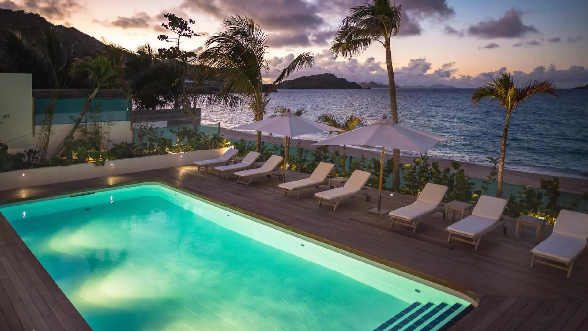Luxurious Beachfront Villa in Flamands