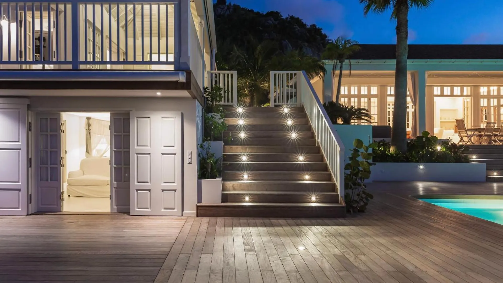Luxurious Beachfront Villa in Flamands