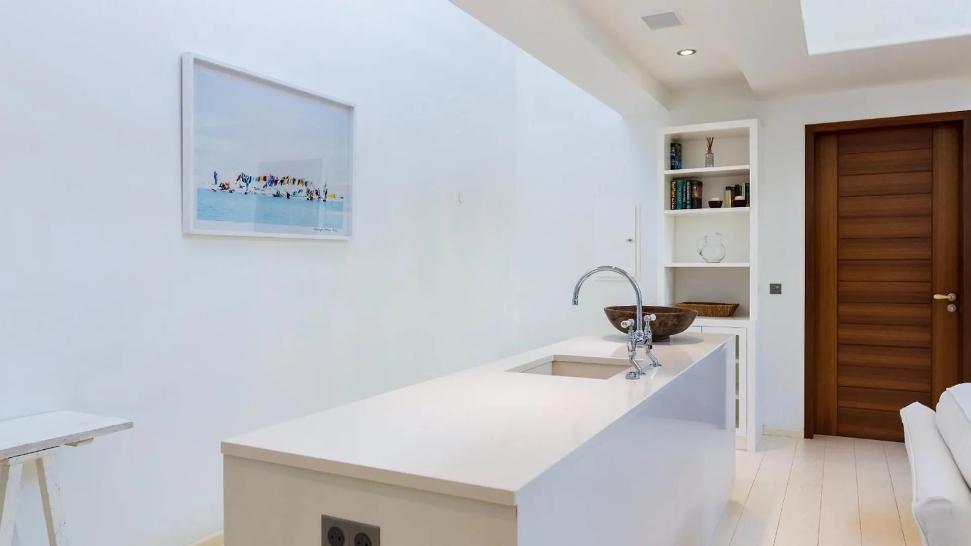Luxurious Beachfront Villa in Flamands