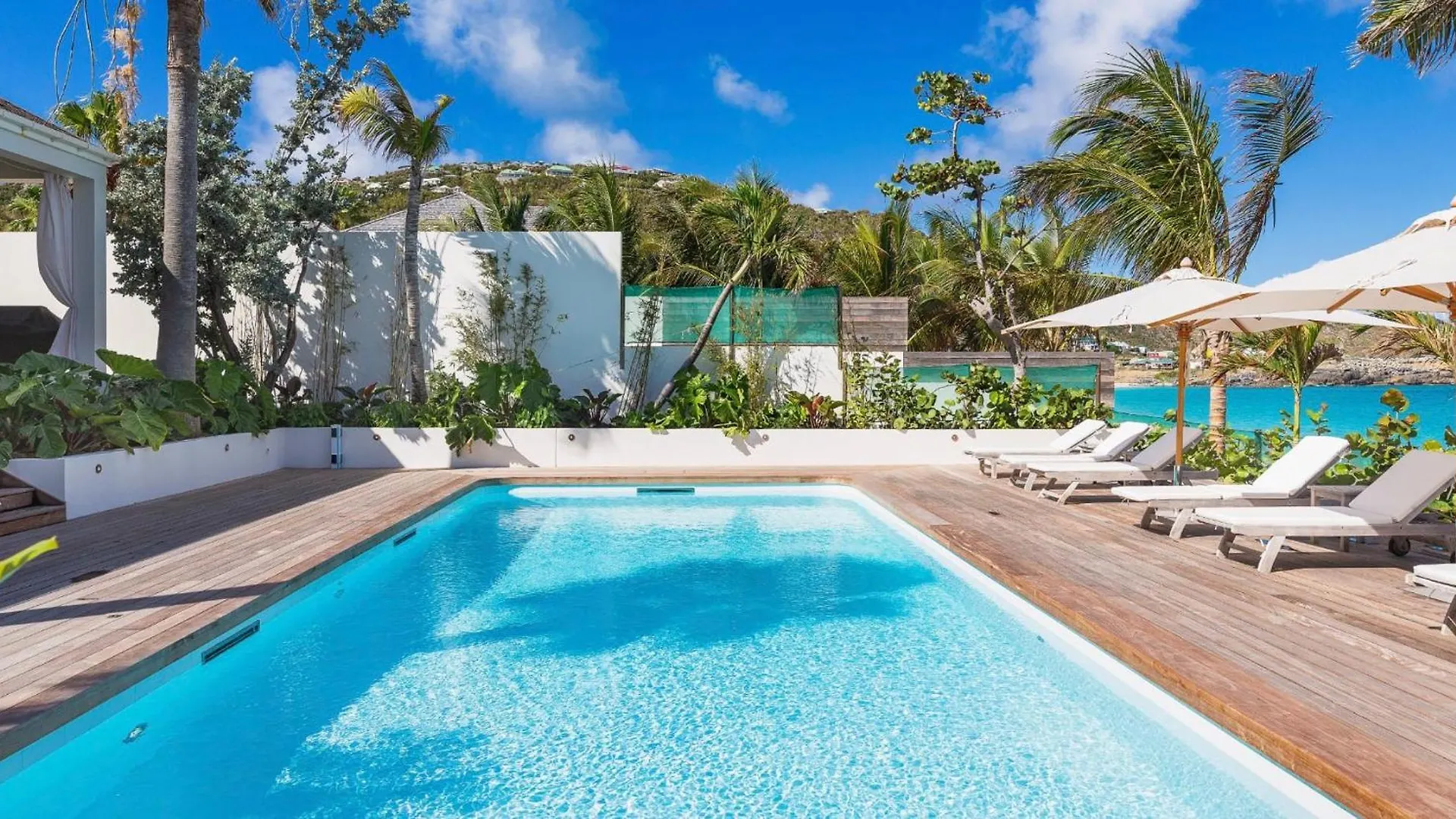 Luxurious Beachfront Villa in Flamands