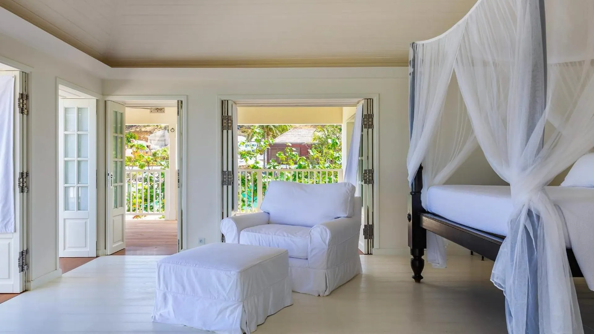 Luxurious Beachfront Villa in Flamands 0*,  سانت بارتيليمي