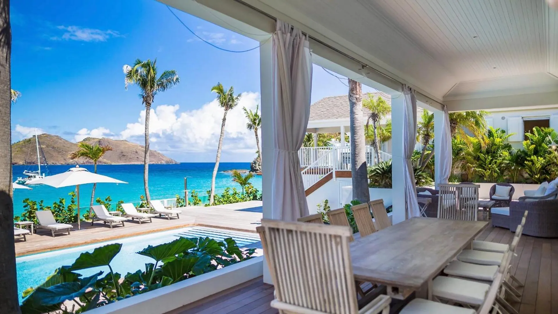Luxurious Beachfront Villa in Flamands